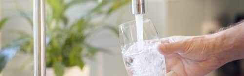 comment purifier l'eau du robinet pour dire adieu au plastique